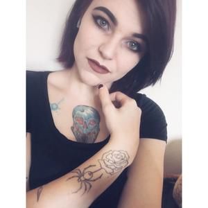 Meet your Posher, Hollye